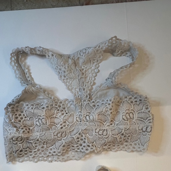 Four bralettes (Free People, Altered State, and Aerie) and two tanks Siz… - Picture 6 of 15